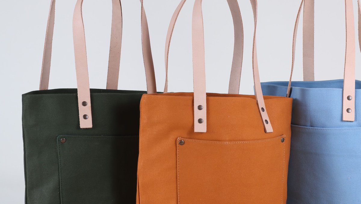 Functionality and style meet in this new everyday tote with leather handles and loads of pockets. Save 10% on preorders now with code SPRING24 #shorebags #everydaybags #springstyles #spring fashion #workbag #canvasbags #sustainable #ecofriendlybags 
 shorebags.com/collections/fe…