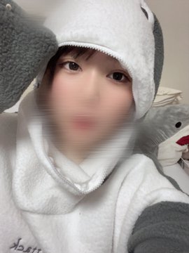 昨日の部屋着はこんな感じです。もちろん下はノ一パンです。ノ一パン送ってもいい人はいいね待ってます♥