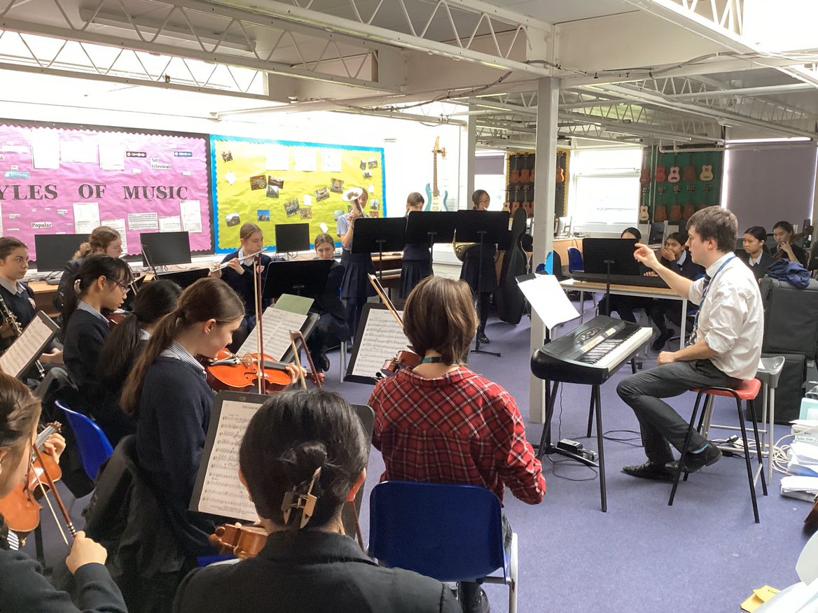 TheHoltSchool's tweet image. 🎶 Lunchtime vibes: Orchestra rehearsal in full swing! 🎻 Getting ready to shine for the upcoming school show and music's vocal &amp;amp; woodwind concert in March! 🎶 #MusicMonday #SchoolShow #ConcertPrep #BeKind #AimHigh #WorkHard @TheHoltMusic