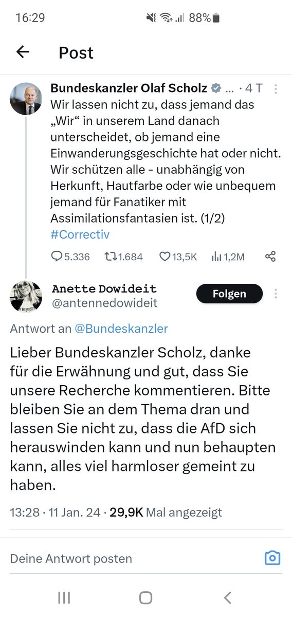 Nur zur Erinnerung in Sachen #CorrectivLügt und der 'unabhängigen Journalistin' #Dowideit: Seit den Glückwünschen der #AktuellenKamera 'vom Massenmedium Fernsehen' an #SED-Chef #EgonKrenz Okt.1989 hat es so eine schleimige Unterwerfung an Mächtige in D. nicht mehr gegeben!