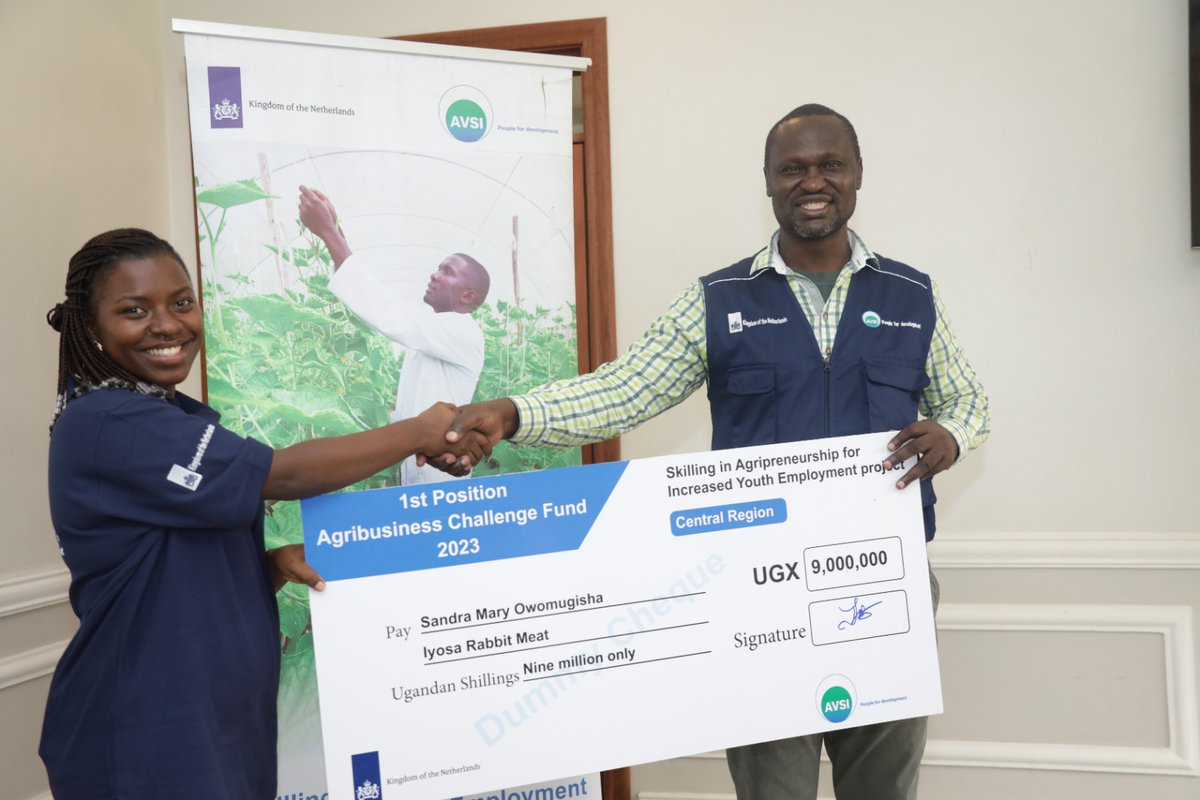 Meet Sandra, a visionary rabbit entrepreneur who's living her dream in #rabbit farming 🐇 She emerged 1st place winner of @TheSAYproject Agribusiness Challenge Fund 2023 Central 🇺🇬 earning UGX 9m. 'Agric is my magic for creating wealth' @NLinUganda @FondazioneAVSI @Karin_Boven