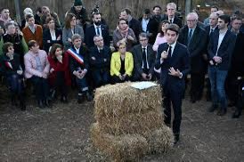 LaFolieRousse's tweet photo. @IvaMasson @Math3145 Tout est dit.
Voir un Young global leaders jouer les alliés du peuple est une véritable insulte à notre intelligence. Il est grand temps de remettre de l’ordre.
#FranceReveilleToi https://t.co/RvRCokpAmi