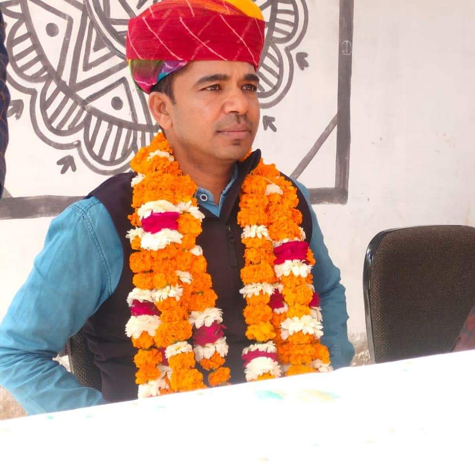 बड़े भाई नवीन देवड़ा जी को निर्विरोध जोधपुर शहर रेसला जिला अध्यक्ष निर्वाचित होने पर हार्दिक बधाई एवं शुभकामनाएं...
<a href="/NaveenDeora6/">Naveen Deora</a> <a href="/DrAshokJat/">Dr. Ashok Jat</a> <a href="/PRESIDENTBKN2/">GIRDHARI GODARA प्रदेशाध्यक्ष रेसला</a>