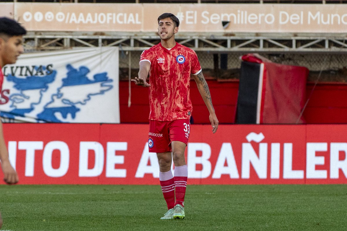 EN BUSCA DE MINUTOS🕛

📌Román Riquelme se va de #AAAJ y será nuevo jugador de Guillermo Brown de Puerto Madryn, equipo que milita en la B Nacional de nuestro fútbol.

✍Préstamo por un año, sin cargo y sin opción.