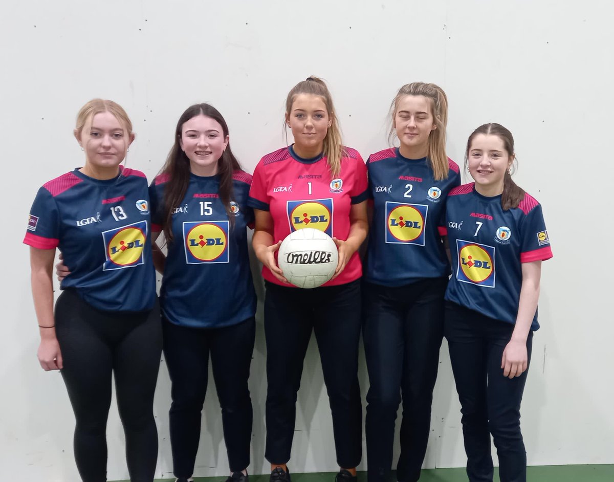 Our u16 LGFA team recently recieved brand new jerseys acquired through the generosity of Lidl's Serious Support campaign.These were earned through members of our school community shopping @lidl_ireland and scanning their app for #BHC. We can't wait to try them out! @Monaghan_LGFA