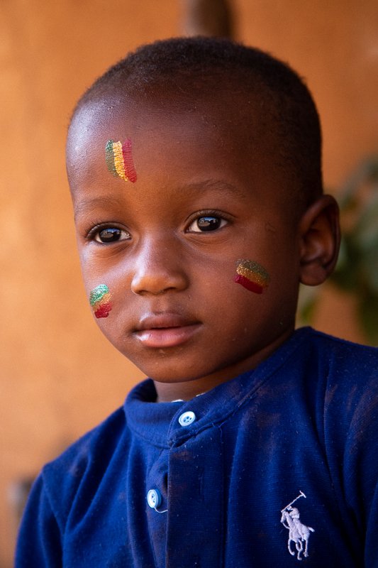 Hamdia_picture's tweet photo. Coupe dAfrique des Nations de football 2023”

 Les enfants du quartier sont des supporteus engagée pour le pays 🇲🇱💪.
#documentaryphotography #can2023🇨🇮🏆⚽️ #fotball #coupafrique2024 #nations #afpphoto #anadoluimages #reportagephotography #jeunessemalienne #supporters. https://t.co/eUh8v4YitU