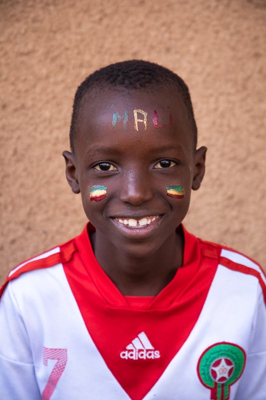 Hamdia_picture's tweet photo. Coupe dAfrique des Nations de football 2023”

 Les enfants du quartier sont des supporteus engagée pour le pays 🇲🇱💪.
#documentaryphotography #can2023🇨🇮🏆⚽️ #fotball #coupafrique2024 #nations #afpphoto #anadoluimages #reportagephotography #jeunessemalienne #supporters. https://t.co/eUh8v4YitU