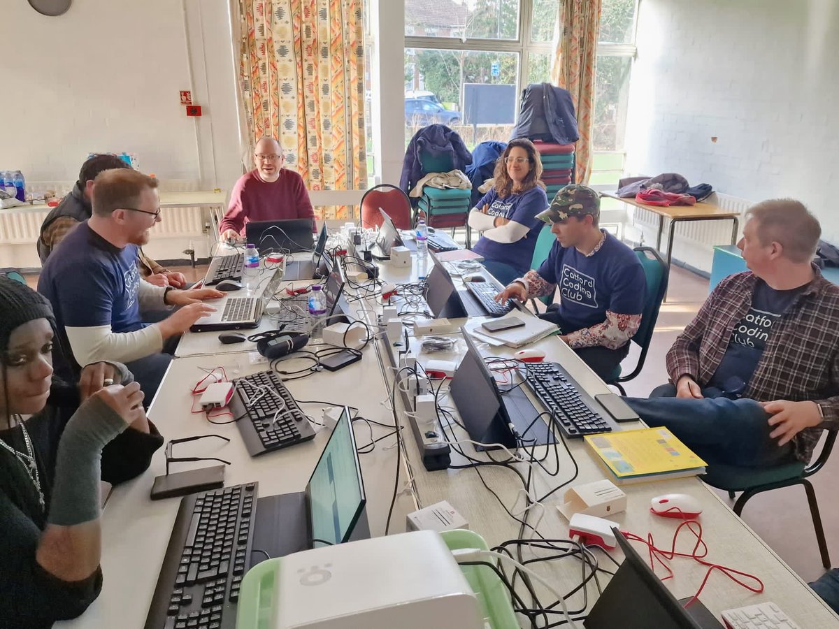 CatfordCoding's tweet image. Some of our volunteers ⁦@CatfordCoding⁩