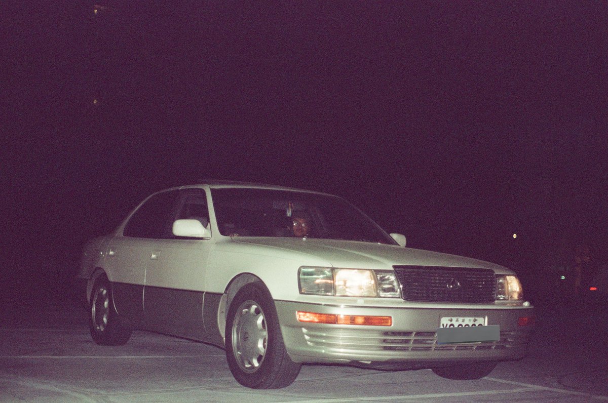 Miura2054's tweet photo. 📷:pentax z1
🎞️:Ferrania Solaris FG 100 Plus
🚙: @FoxAristo 🦊
#celsior #ucf10 #ucf11 #初代セルシオ #セルシオ #toyotacelsior #lexus #lexusls400 #lexusls #ls400 https://t.co/HES0gXnHwu