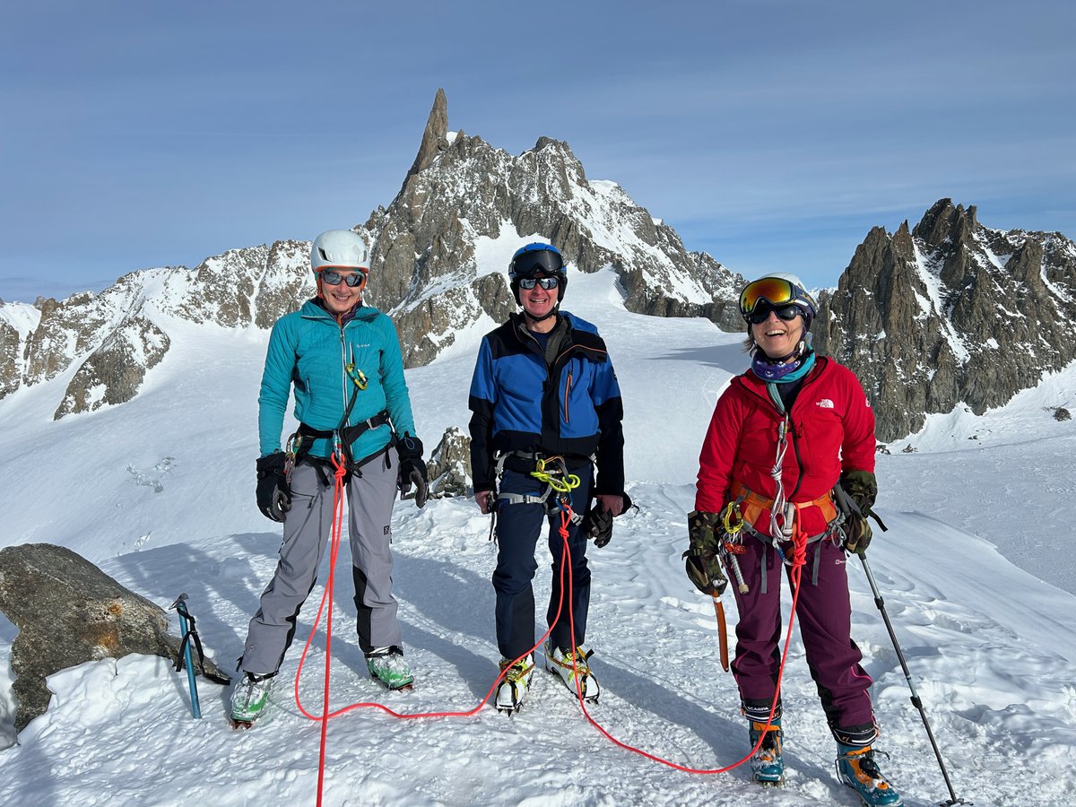 Sensations de haute montagne - soul food for @Off_Piste_Perf progression team cruising the glittering cold snow & fresh tracks on the high glaciers of the #MontBlanc Massif. Mild & calm mid-winter weather and lots of good #ski #mountaineering training.