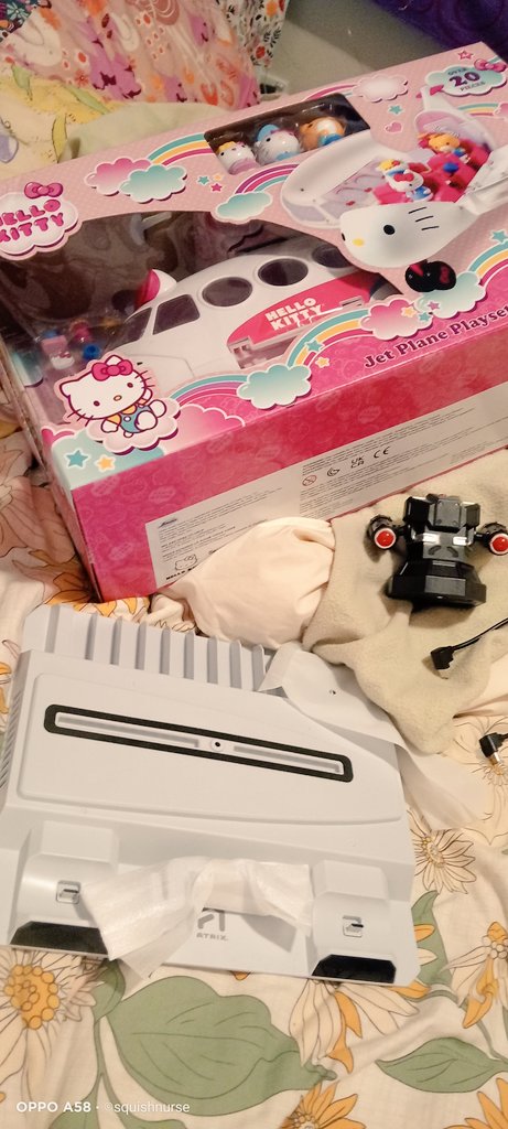 SquishNurseASMR's tweet photo. Calling all #SanRio fans! 🫡
Tonight im #Unboxing a cute as hell #HelloKitty Jet Plane Playset &... additionally some #PlayStation5 #Accessories - a #USBFan + #ChargingStation 😁 woo #ATRIX #SQUISH #PINK https://t.co/LqzWE8ek2J