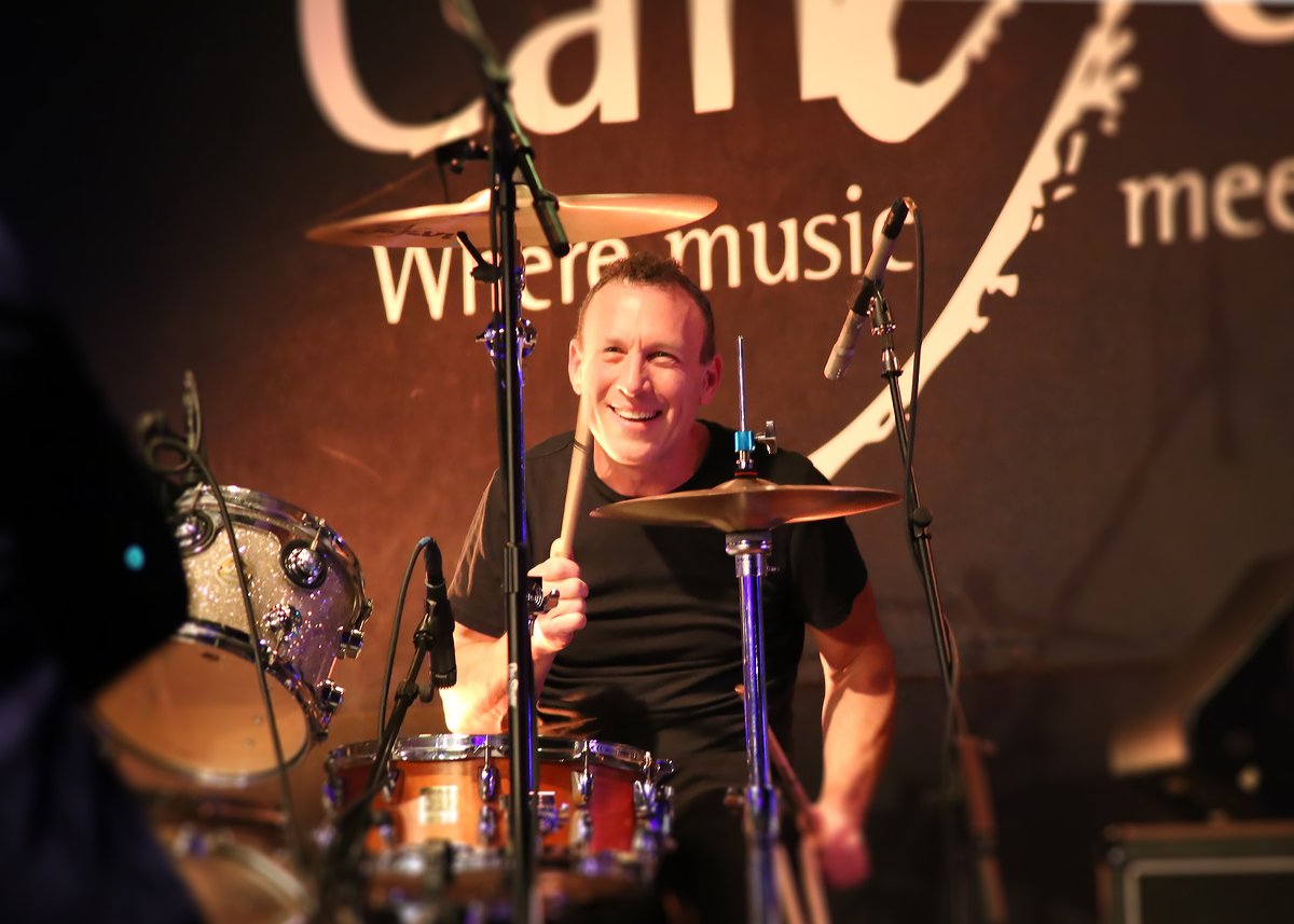 givethrumusic's tweet photo. #StephenPerkins with #Think:EXP at #LeslieWest  tribute for MusiCares.
#YamahaGuitars #DeanGuitars #Line6 Supersonic Blues Machine
#ClasslessAct #TRACIIGUNS #JesseHughes #alexskolick #KyleHughes #RichieKotzen #JuliaLage #SteveLukather https://t.co/i1PhpvRYpq