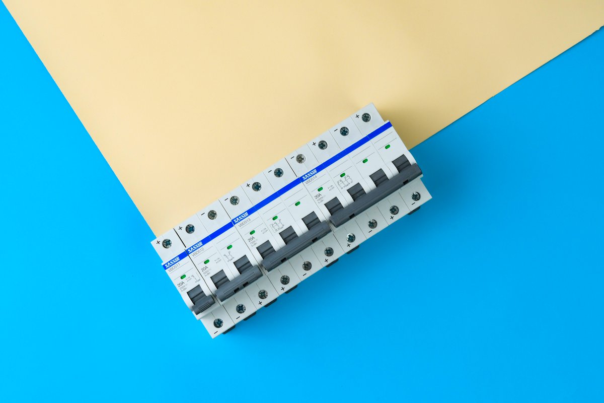 Sassingroup's tweet image. Guard your DC systems with SASSIN&apos;s VBD510 Series Miniature Circuit Breakers! Safeguard against overload, short circuits &amp;amp; back current. #newenergy #DCProtection #sassin