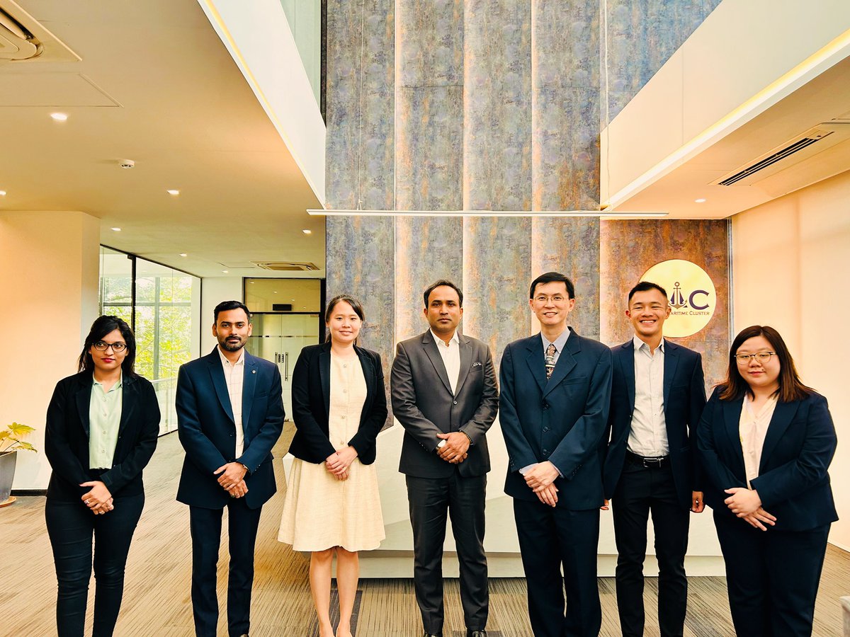 MaritimeCluster's tweet photo. Had a fruitful meeting with @MPA_Singapore and discussed about #decarbonization and #digitalisation of #ports and #shipping

@Ports_GMB 
@shipmin_india https://t.co/HLOGS2Bp9W