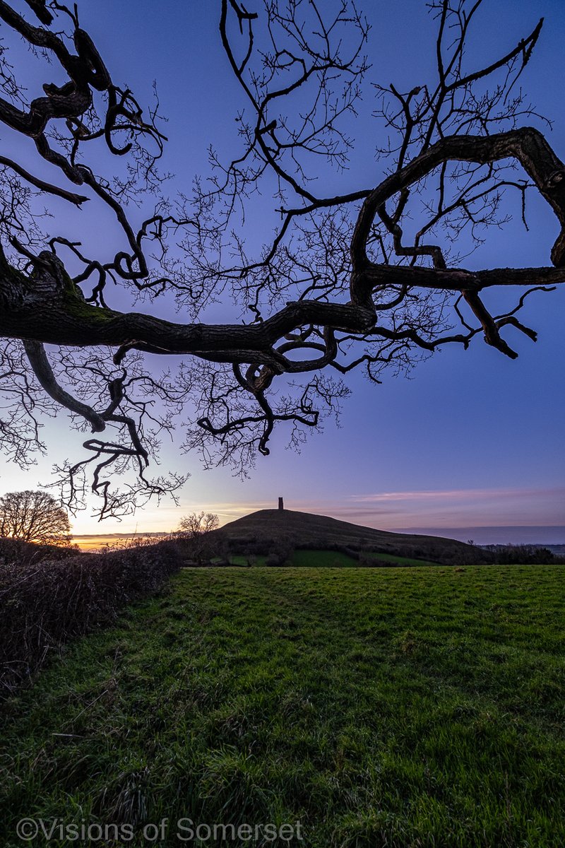 Glastomichelle's tweet photo. My favourite time of day is before the sun comes up. It has a gentle stillness to it. #glastonburytor https://t.co/1jXtJTT3cB