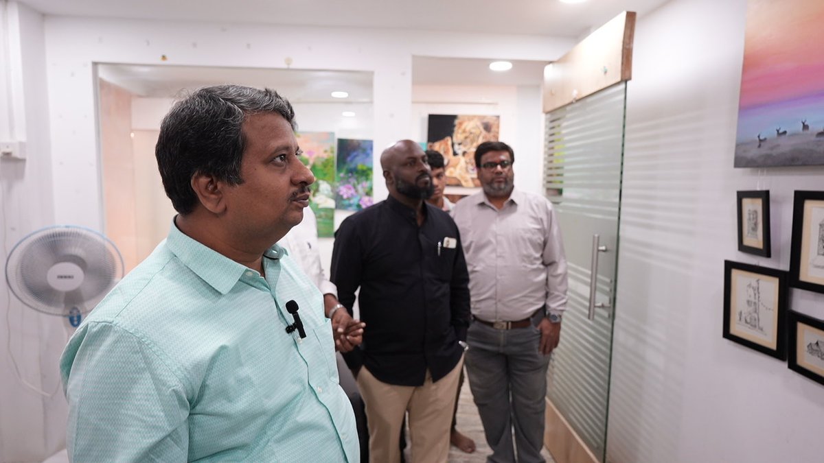 AchalamArtist's tweet photo. #Artist_Achalam
5th international art exhibition &amp; sale ✨
.
.
.
#art #exhibitions #Canvas #kolathur #Indianartfactory #Artfactory #Finearts #Painting #Gallery #Creativity #BFA #MFA #sculpting #drawings #ideas https://t.co/zH2pRlTymm