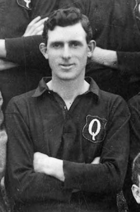 Peter_Eedy's tweet photo. John Muir Peebles (1889–1947) - known as 'Johnny'
Johnny was born in Glasgow, and migrated to Brisbane, Australia in 1913. He became a foundation member of the local Thistle FC in 1920.
Here he is with the 1920 Queensland team
@gedboy58 https://t.co/gx2izNuO4s