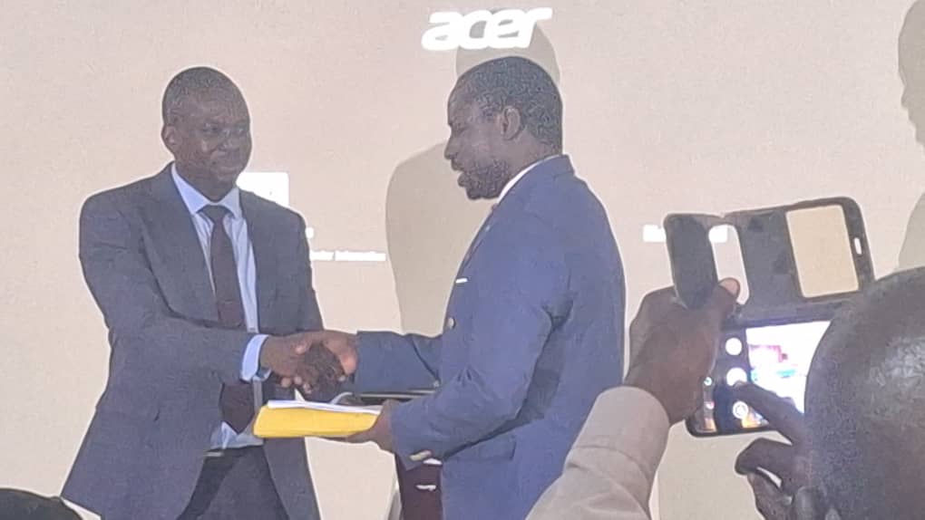 LiraForum's tweet photo. Leadership transition @LiraForum. @morrischrison transfered power as the President of City Development Forum to Mr. Emmanuel Akeny @Usmid_AF @ministry_lands @CouncilLira https://t.co/MDyvk9CjKs