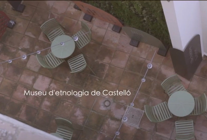 muccastello's tweet photo. 🎥 Vídeo resum ➡➡ Elles habiten la ciutat: 'Habitar una casa', visita dialogada al Museu d’Etnologia de Castelló, del passat 1 de juny de 2023.
Enllaç/ Enlace ➡ https://t.co/HfG2CAgPno
-
-
-
#METCAS #MUCC #EllesHabitenlaCiutat https://t.co/9LvayRTnE6