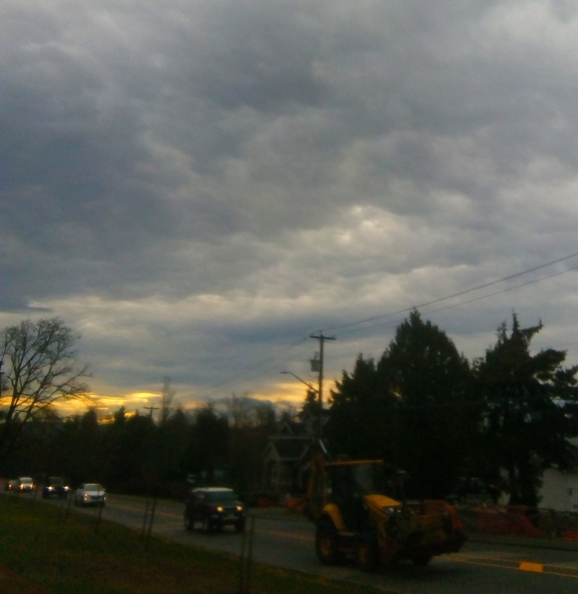 Yvette10090's tweet photo. This was afternoon 2 pm 🌧️

Looked more like evening 6 pm 🌒 

#BCWinterAfternoon #Jan29th #StormHour #ThePhotoHour @StormHour @ThePhotoHour #Winter2024 https://t.co/Rl7NqTtQI7