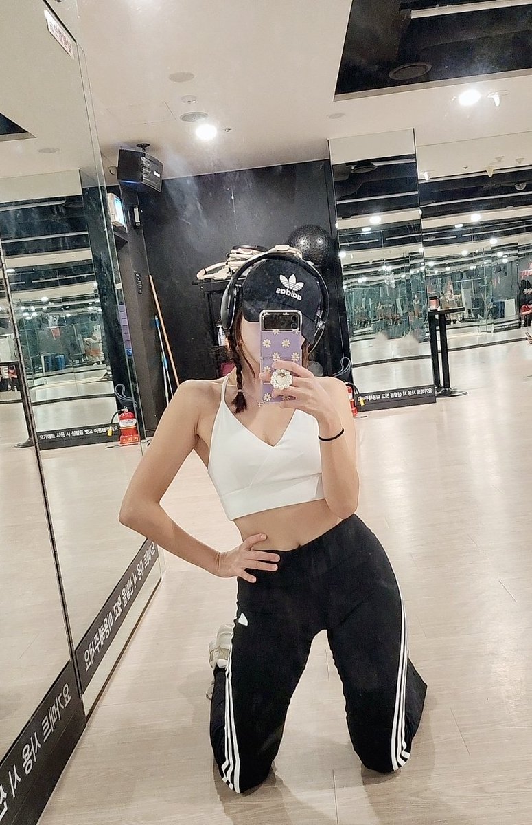 candydoll77's tweet photo. 다시 해야하는데 말이에요😇 https://t.co/4ukzFFuahQ