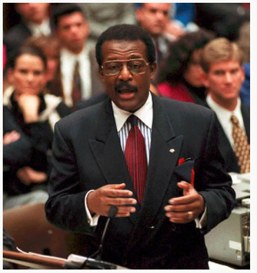 1995 Johnnie Cochran claims that evidence collected by @LAPDHQ was 'contaminated, compromised and ultimately corrupted' @LADAOffice @latimes @Sal_LaBarbera @thatmarciaclark @oxygen