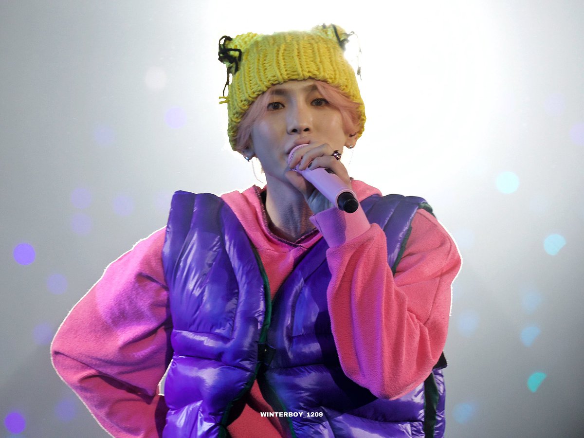 Winterboy_1209's tweet photo. 240127 키랜드 KEYLAND 

후광이 미쳤네

#샤이니 #SHINee  #KEY #키 #기범 #김기범 #キー https://t.co/vTKeDwqJJO