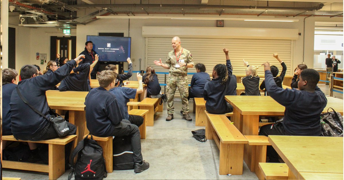 MillbayAcademy's tweet photo. 🚀 Pop-up at Lunchtime!🗣 The Royal Navy Careers Office took the spotlight last Wednesday.⚓️They delved into the diverse roles within the Royal Navy and discovered the funded HE training offer! #thinklikeacreative #CareerExploration #FutureLeaders #MillbayAcademy 🚢✨ https://t.co/lQjCZ9OeEp