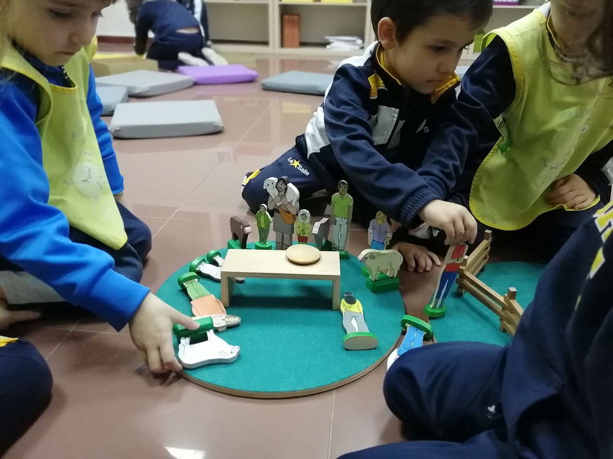 Sallemadrid's tweet photo. En nuestra propuesta #NCALaSalle trabajamos la espiritualidad y así nos lo cuenta @LaSalleInstituc de @Sallemadrid con el artículo “Nada más y nada menos: Godly Play” Gracias @godlyplayspain por seguir acompañándonos en este proceso. https://t.co/PuEnQqzdvg #Gracias #MiraMásAllá https://t.co/8gZUlFeiBp