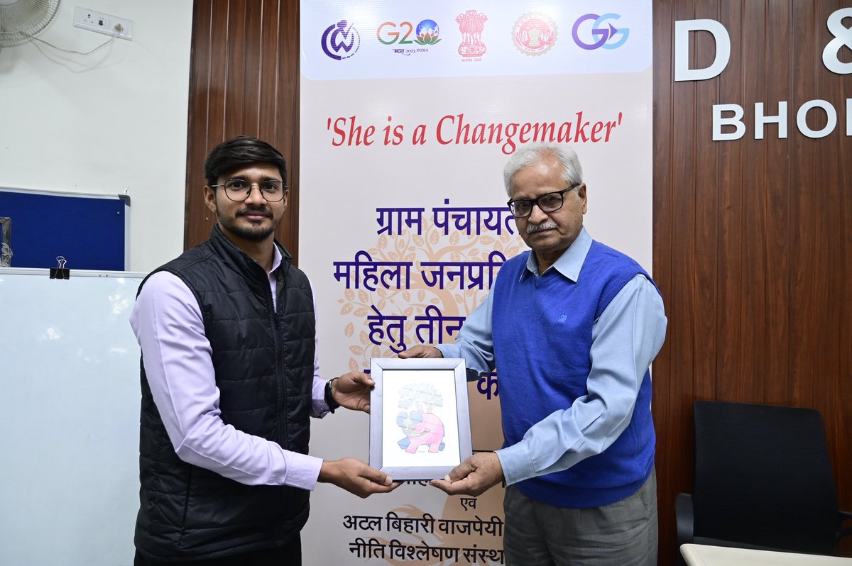 #SheisaChangemaker 
Batch 5,Day 2,सत्र-त्रि स्तरीय पंचायत राज व्यवस्था पर चर्चा |

श्री जी.पी. अग्रवाल, उप संचालक, से. नि., पंचायत राज संचालनालय| 

#WomenEmpowerment  #mahilasarpanch #PRIs