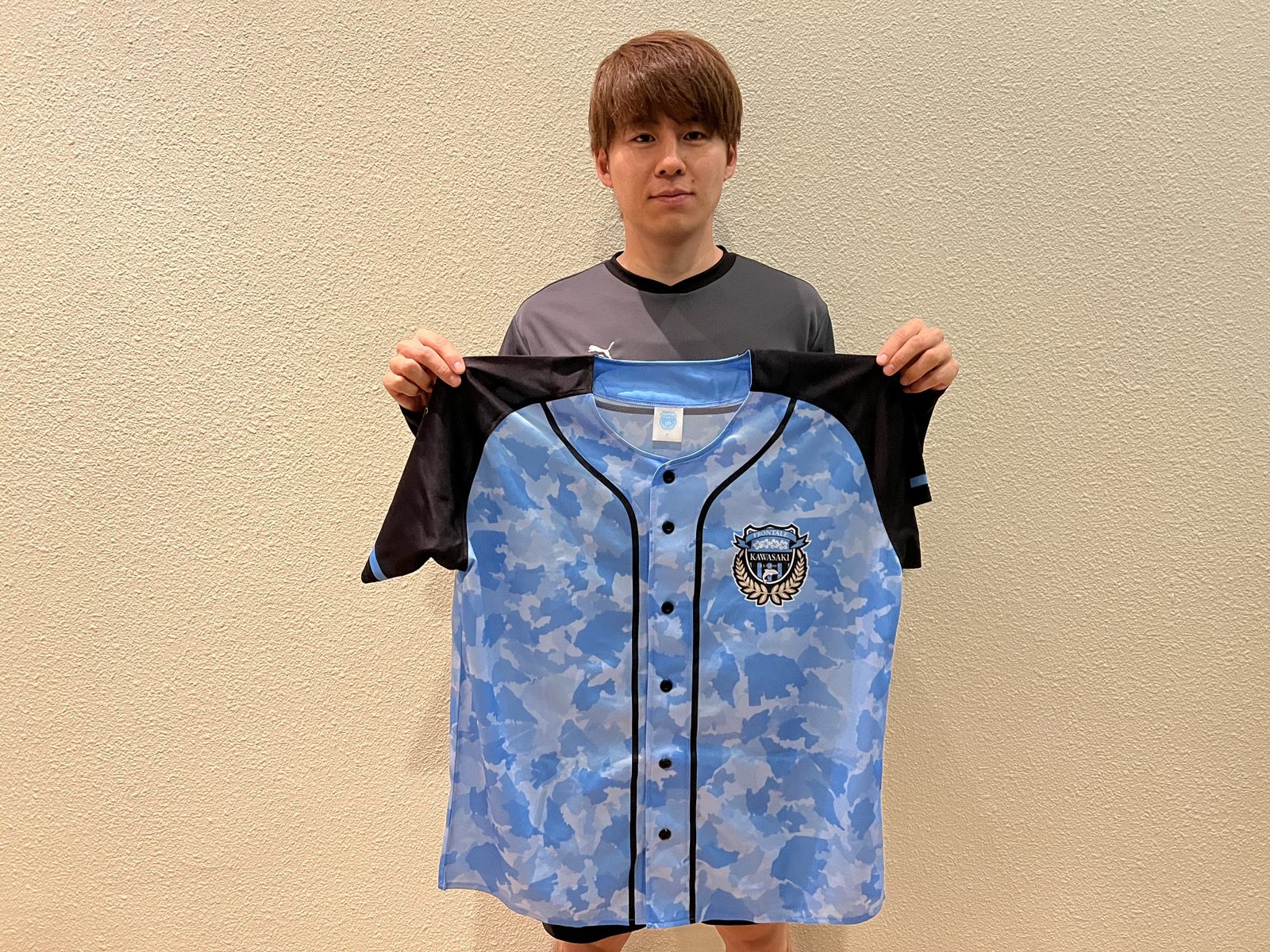 新品同川崎フロンターレ　トレーニングシャツ　XXL スポンサーマーク付き J30周年企画「にじさんじコラボグッズ」販売のお知らせ