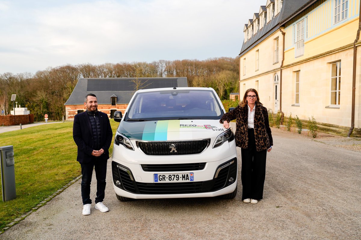Hier, avec <a href="/belghack/">kamel belghachem</a> nous présentions à la presse le nouveau véhicule 100% #électrique qui intègre aujourd’hui la flotte du Transport à la demande, étendu sur l’ensemble de <a href="/CauxSeineAgglo/">Caux Seine agglo</a> à la rentrée 2023. La #transition écologique passe également par une #mobilité douce !