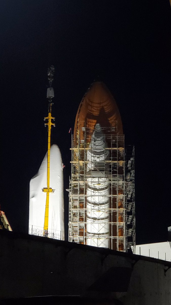 militantangleno's tweet photo. Just less than 20 feet from the final mounting position! They need to do this with exact precision!
#ExpositionPark #Endeavour #SpotTheShuttle https://t.co/rWlVlEb5Q6