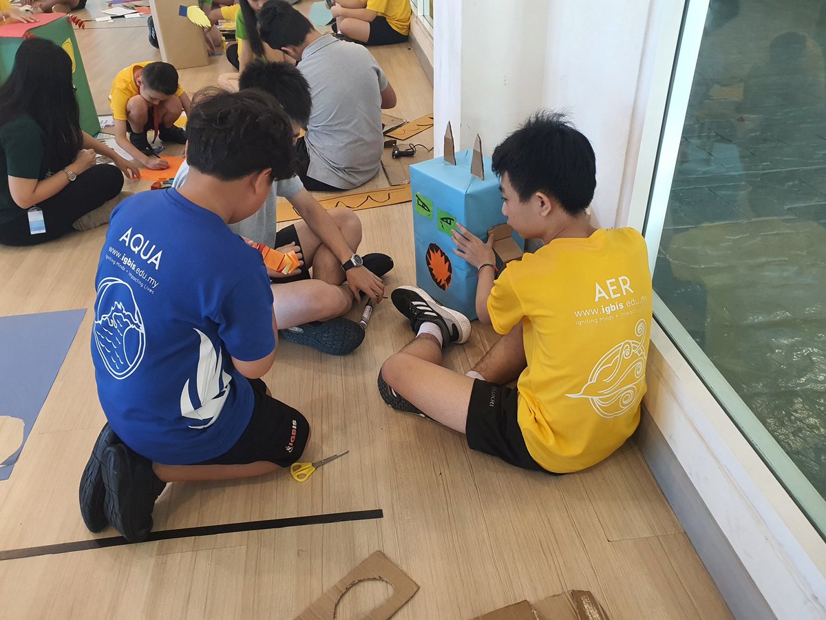 Millyphysed's tweet image. A great start to our Week of Play. Our Secondary and Elementary grades playing together #igbintschool#weekofplay#community