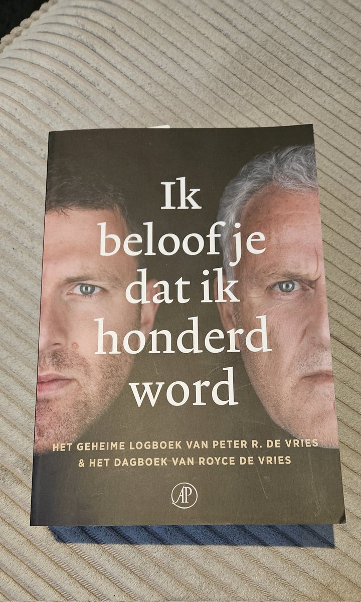 PascalFCDB's tweet image. In de lees modus.... #PeterrdeVries #dagboek #logboek