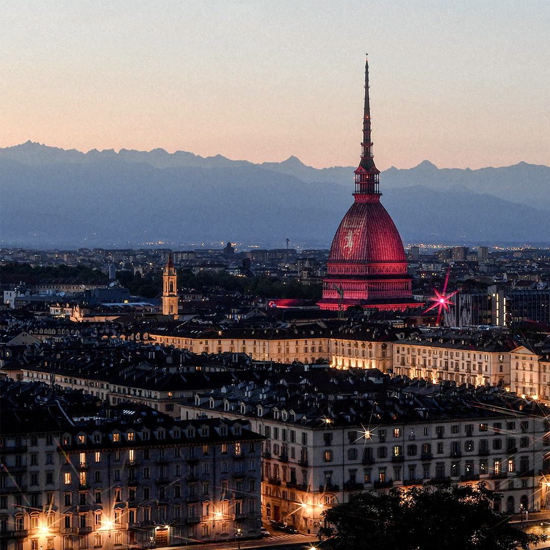Auguri, Torino! ❤

Oggi la nostra città, fondata con il nome di Iulia Augusta Taurinorum, compie 2033 anni 🐂

#SFT
