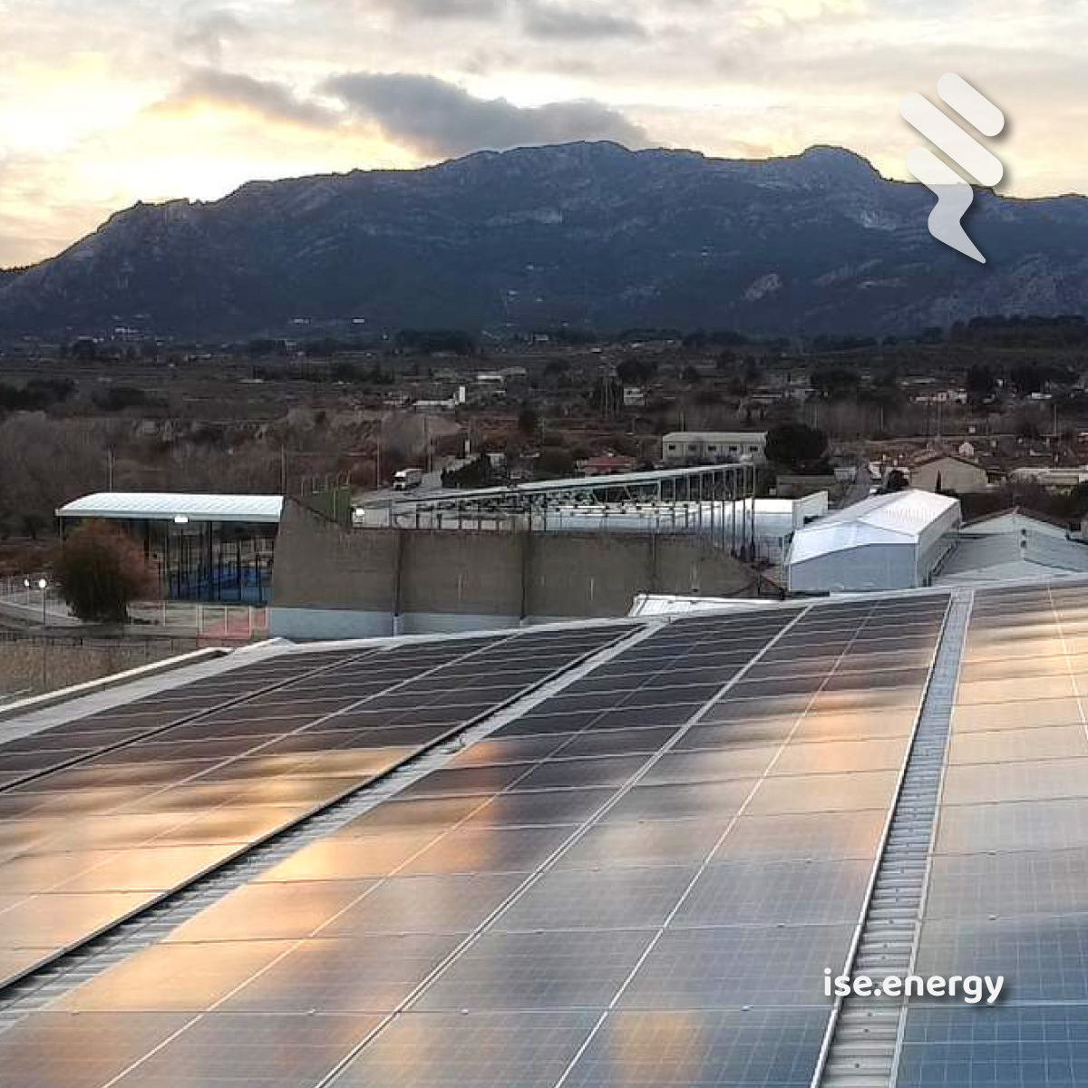 🔋 Nuevo hito al 100%

¡Nueva instalación fotovoltaica a la vista en la Comunidad Valenciana ☀!

✔ Generará más de 2.300 MWh de #energía limpia cada año.

✔ Energía 100% verde equivalente a la plantación de más de 3500 árboles cada año.