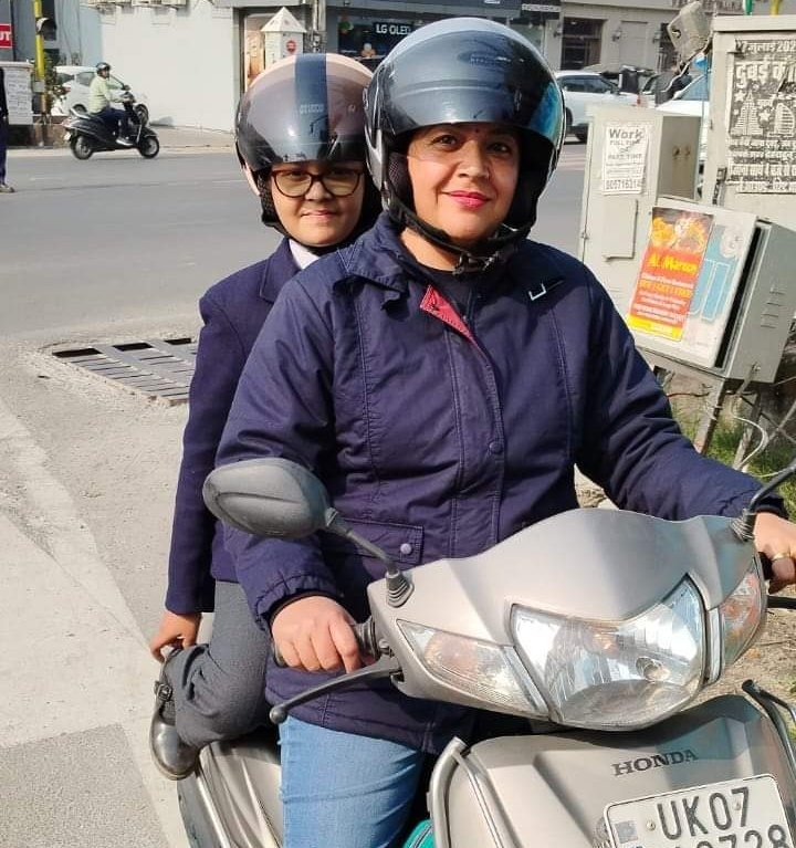 SPTrafficDoon's tweet photo. Photo of the day 
#followable_photo
 #roadsafetyawareness 
#awareness
#roadsafetymonth2024 
#photoday
#DehradunTrafficPolice 
#UttarakhandPolice https://t.co/OrKPGjJfKi