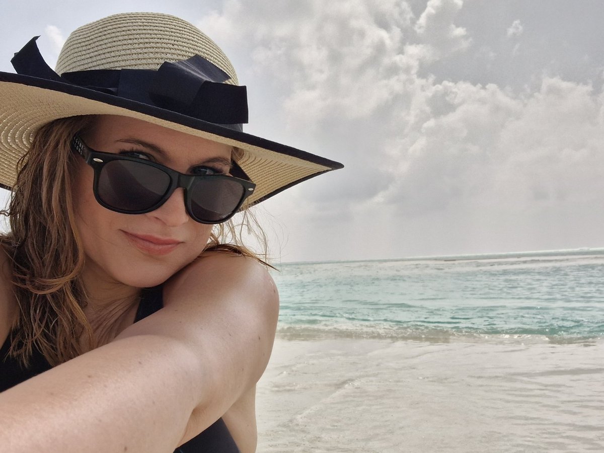 liviki99's tweet image. I wanted to write about impossible is nothing and never give up on what you want but honestly, words are missing to describe how happy I am and what I feel......so I just send you all a big hug from Dhaalu Atolls 🏝🏖💛
#Maldives #Paradise #sohappy