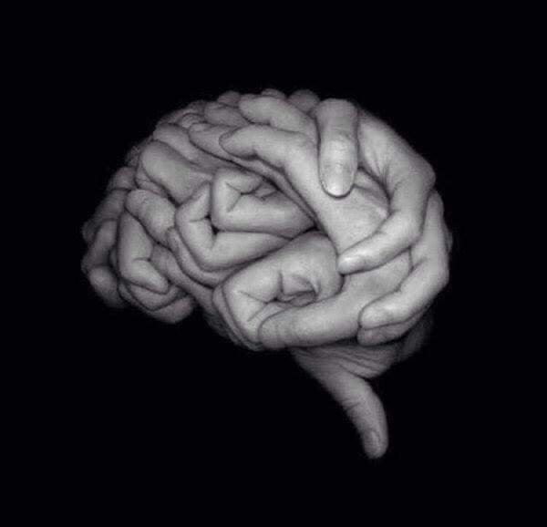 ﻋﻨﺪﻣﺎ ﺗﺘﺸﺎﺑﻚ ﺍﻻﻳﺪﻱ على الإجماع والتكاتف ﺗُﺼﻨﻊ ﺍﻟﻌﻘﻮﻝ…