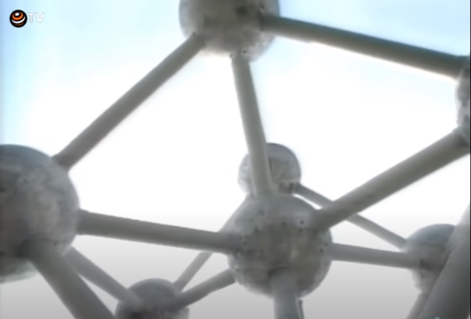 EXPO92's tweet photo. #ExpoVideo: Exposiciones Universales - Primer episodio "Los Grandes Rasgos y Expo 92 Sevilla" ⬇️
https://t.co/91UZAib6lj https://t.co/IdhsAzm9f6
