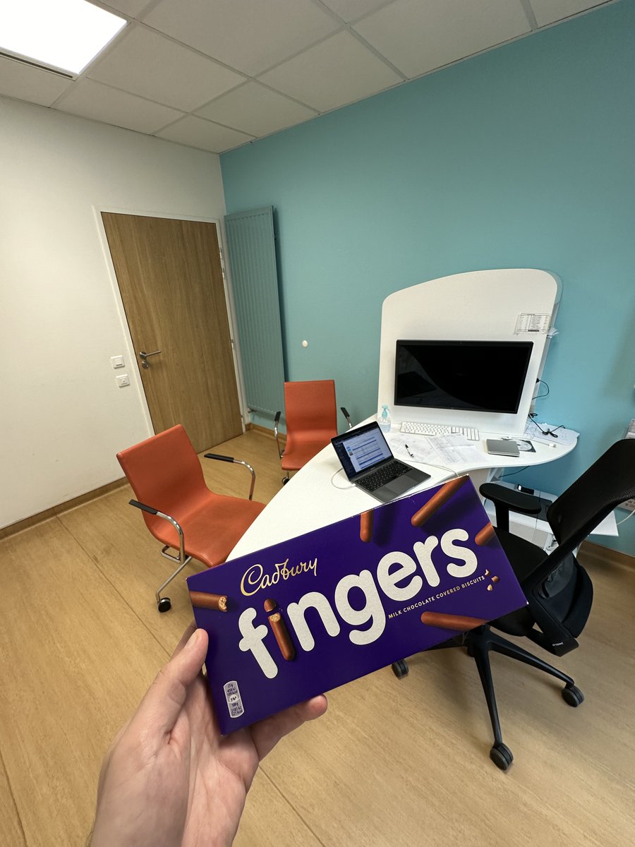 Mes patients sont formidables :') 

(Je l'ai opéré de son pouce..)