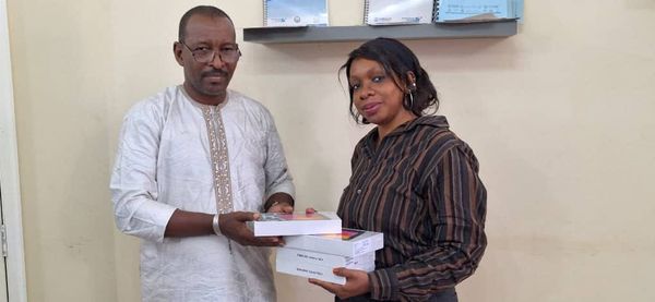 cniecs's tweet photo. La remise de 4 Tablettes et des clés USB pour l’équipe digitale du CNIECS par  Breakthrough ACTION-Mali . https://t.co/8kI0VKQVlN