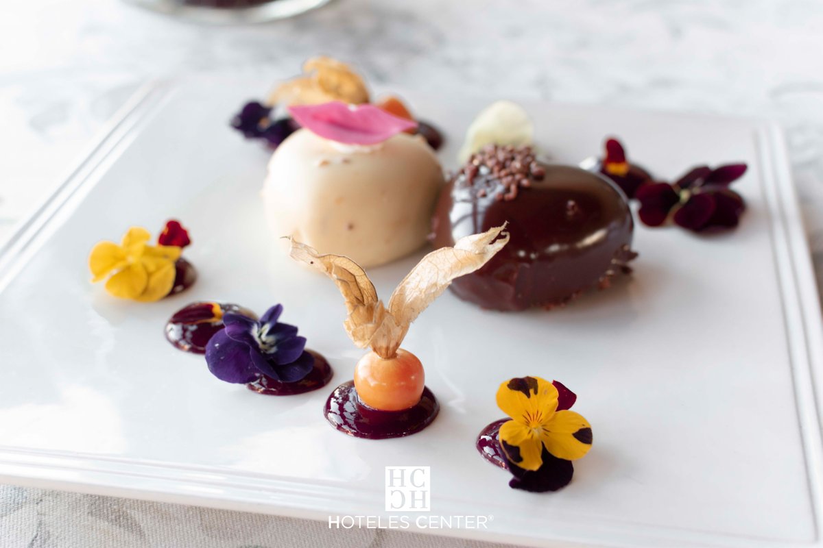 HotelesCenter's tweet photo. San Valentín está a la vuelta de la esquina y nuestros Chefs han puesto todo su corazón para crear un menú exclusivo que te deje sin palabras! En nuestra web encontrarás nuestras mejores ofertas para que celebres San Valentín con tu pareja sin tener que preocuparos por nada ✨ https://t.co/lyhrjbB9Bn