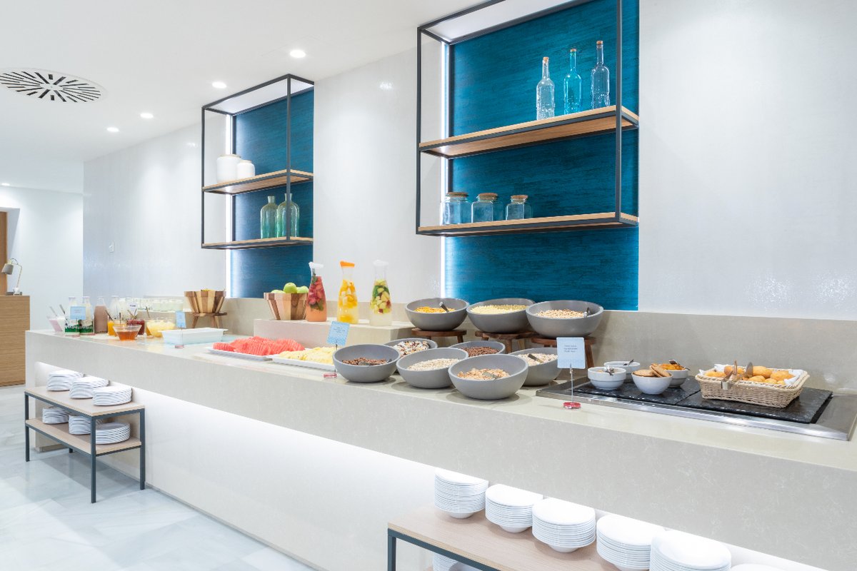 JS_Hotels's tweet photo. At #JSYate, not only will you wake up looking forward to enjoying the amazing facilities, but the irresistible options of our full breakfast buffet that will energize you for the whole day. https://t.co/5px681PsIU