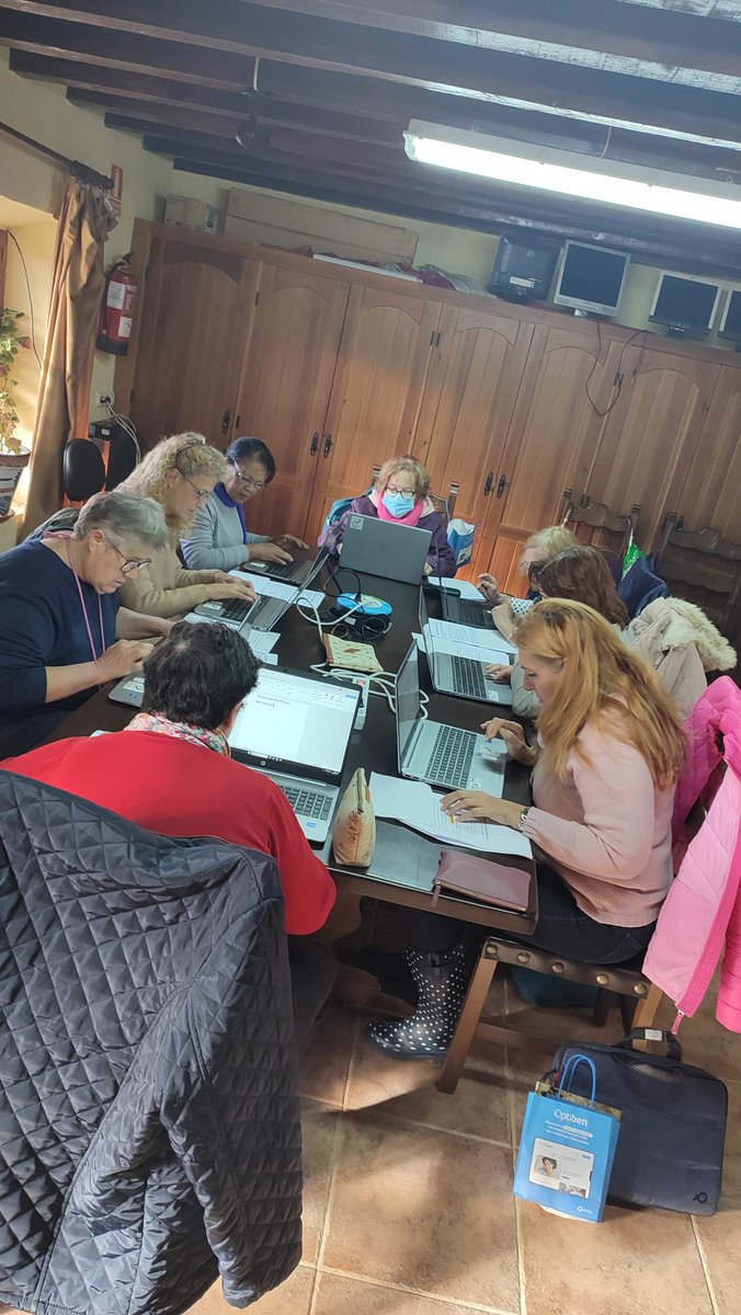 🧠 ⓅⓇⓄⓎⒺⒸⓉⓄ ⒺⓃⓇⒺⒹⒶⒹⓄⓈ 🧠 ➕6️⃣5️⃣

📍Olmeda del Rey
📍El Hito

🟣 Se acercan las Tecnologías de la Información y la Comunicación (TIC) a los mayores de Castilla la Mancha.

🤝 Con la colaboración de <a href="/gobjccm/">Gobierno de Castilla-La Mancha</a> #BienestarSocial #AytoOlmedaDelRey #AytoElHito