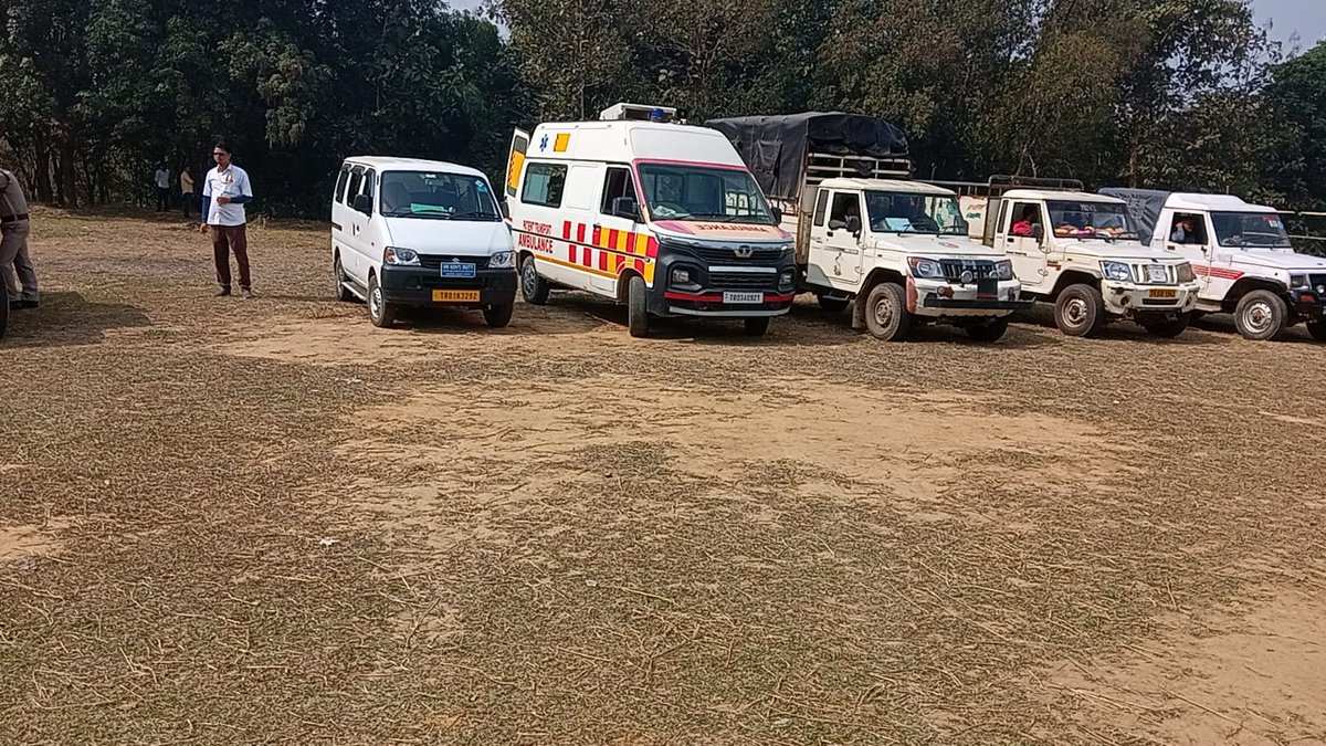 DmGomati's tweet photo. #Chabimura
#Disaster Mock Drills
Mock drill programme was organized by the NDRF team and SDM office, Amarpur at Chabimura, where officials from various line departments along with local peoples are participated. https://t.co/8Fvlvvt9bm