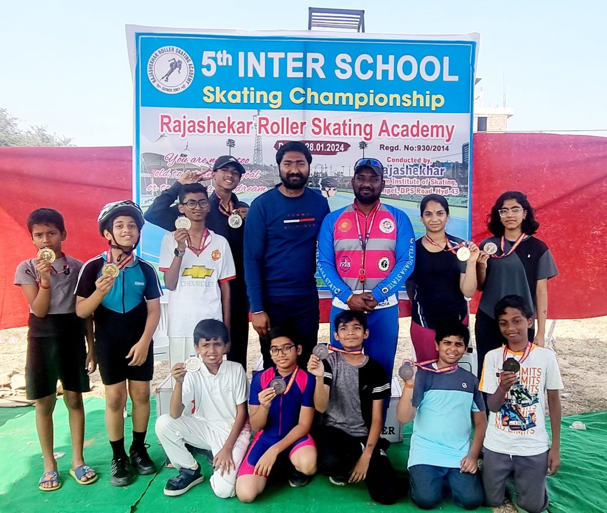 avischool's tweet photo. Congratulations on your remarkable achievements and dedication to skating! 🏅
#akshara #avis #Congratulations #skatingchampionship #interschoolchampionship #skatingstars #goldmedalist #silverachievement #bronzeglory #proudmoment #Secunderabad https://t.co/kKVBcSxBn5