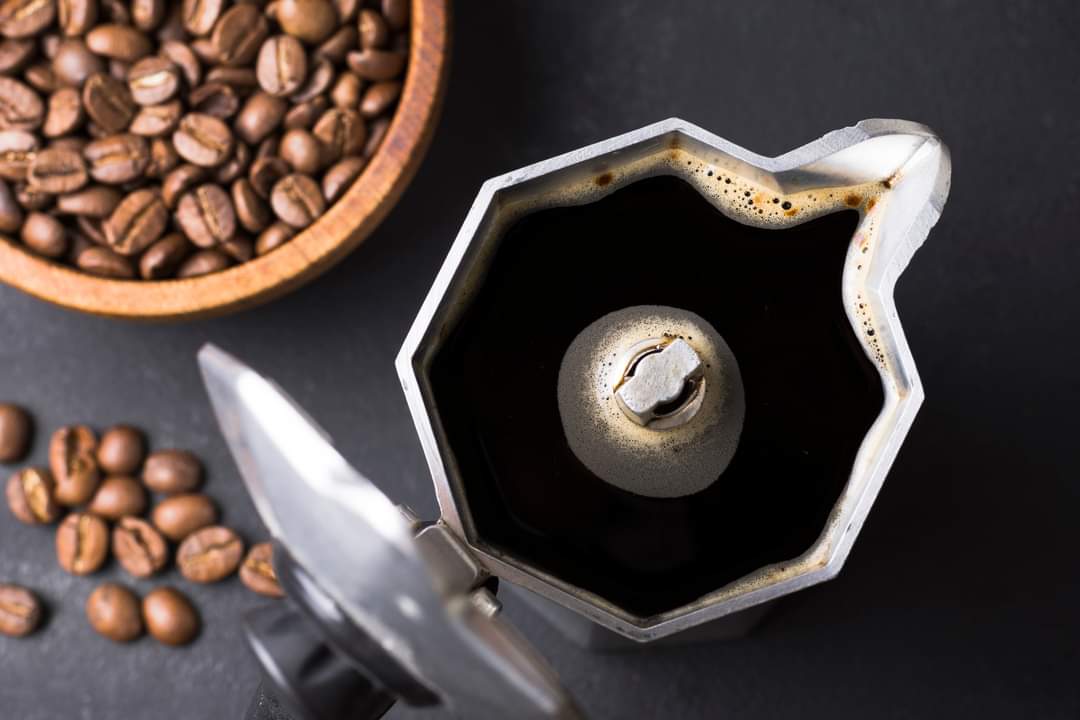 aragonelectro's tweet photo. Cafeteros. ☕

En el comercio de electrodomésticos encontrarás todo lo necesario para disfrutar del primer café de la mañana. 

➡️ Cafeteras italianas, de cápsulas, espresso. 
➡️ Molinillos de café. 
➡️ Guarda cápsulas. 

#cafetera #cafe #desayunos #aragon https://t.co/vkd2NB6MMp