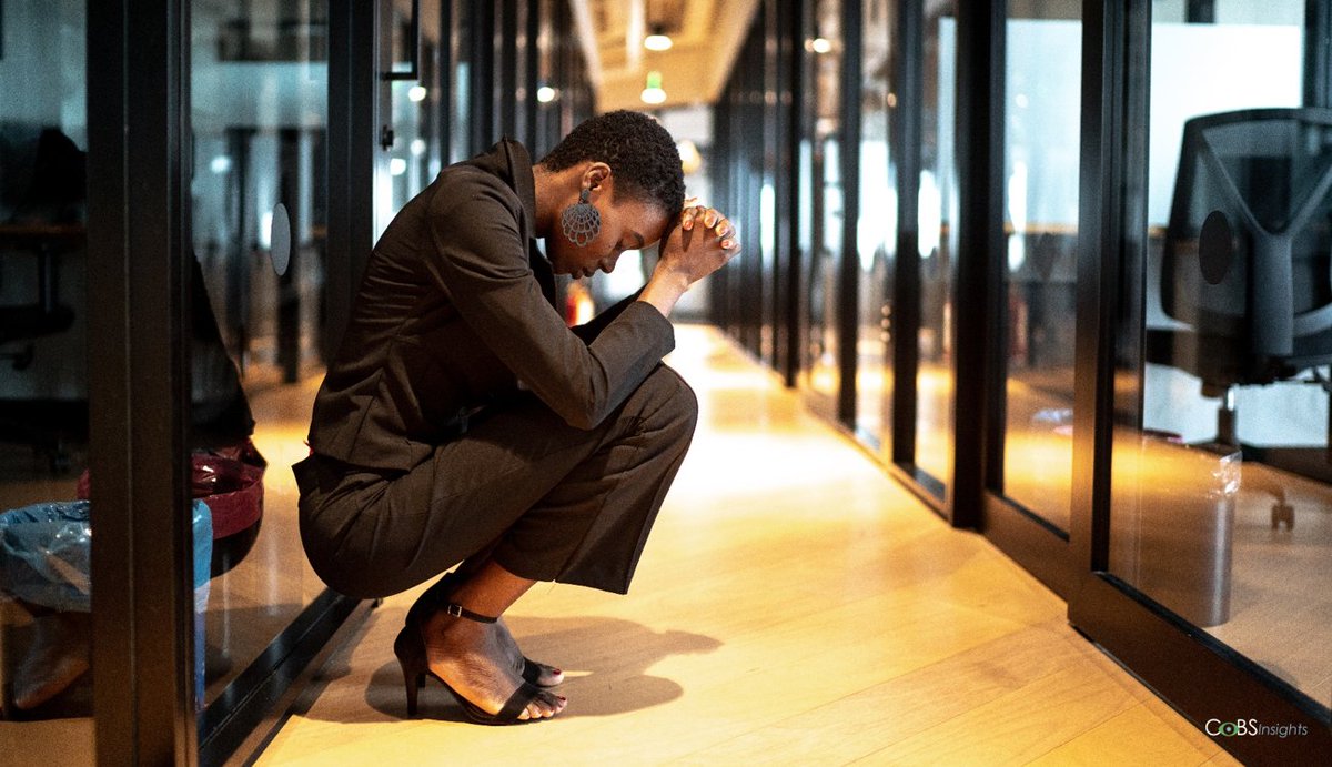 Trying to be the ideal worker &amp; yet wondering what your role is and looking for a change? Profs @Lupu_io  <a href="/essec/">ESSEC Business School</a> &amp; <a href="/MayraRuizCastr1/">Mayra Ruiz-Castro</a> <a href="/QMUL/">Queen Mary University of London</a> share #research on long #working hours &amp; how they change #employee perceptions of themselves &amp; their jobs tinyurl.com/y2ztv9uk #CSR